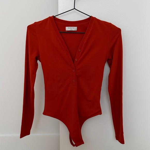 Babaton Tops - Aritzia Babaton Scarlet V-Neck Bodysuit Size S